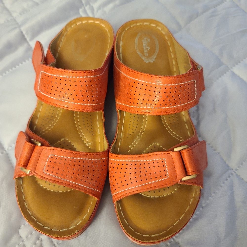 Coral Atalina Perforated Adjustable Women's Sandals Size 7.7